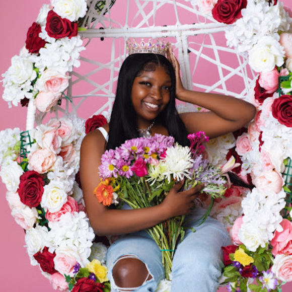 Meet your Posher, Krista - Picture 1 of 1